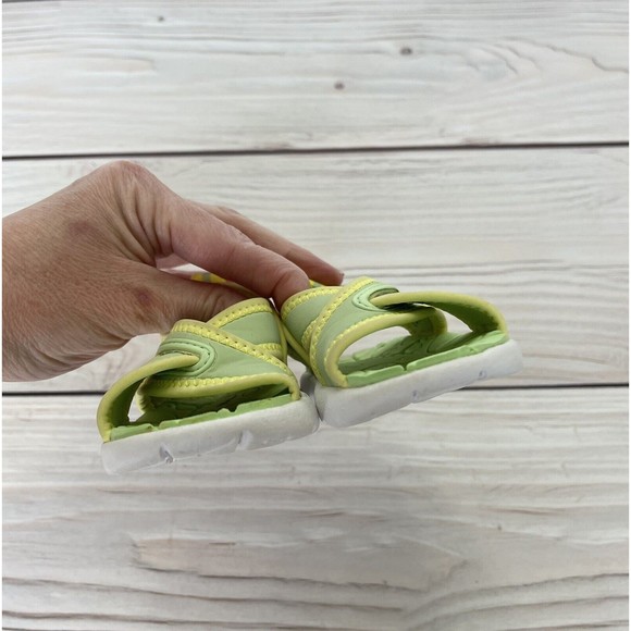 Nike Toddler Sandals Green Yellow Open Toe Adjustable Size 2 - Picture 3 of 9